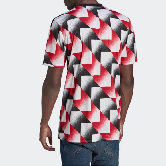 NWT Manchester United and Arsenal 2022/23 pre-match shirts Black/Red/White Sz L - Picture 2 of 4